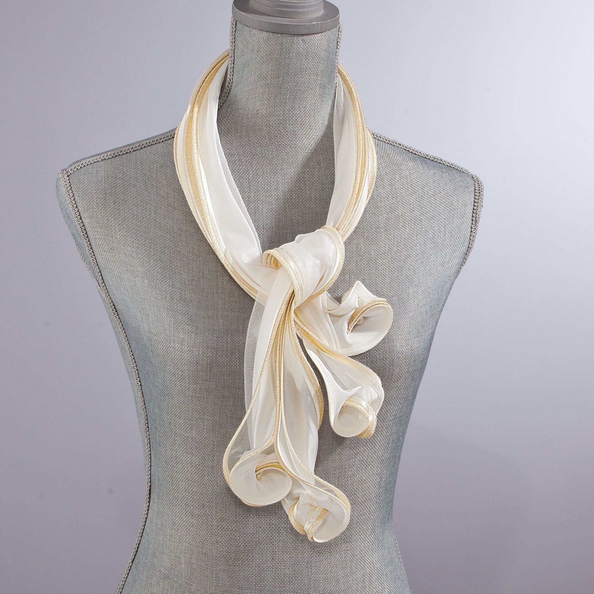 Tammy's Ivory & Gold Sculptural Scarf | Uno Alla Volta