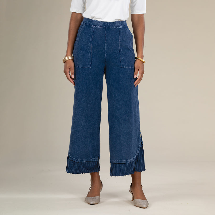 Wide Leg Pleated Jeans