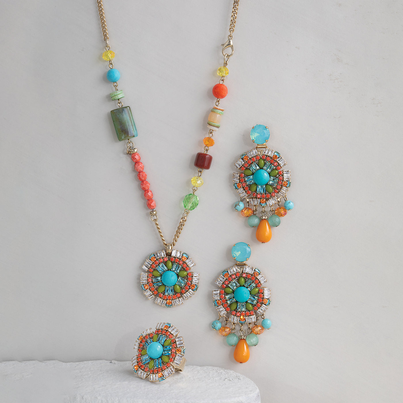 Captivating Cabochon & Crystal Necklace