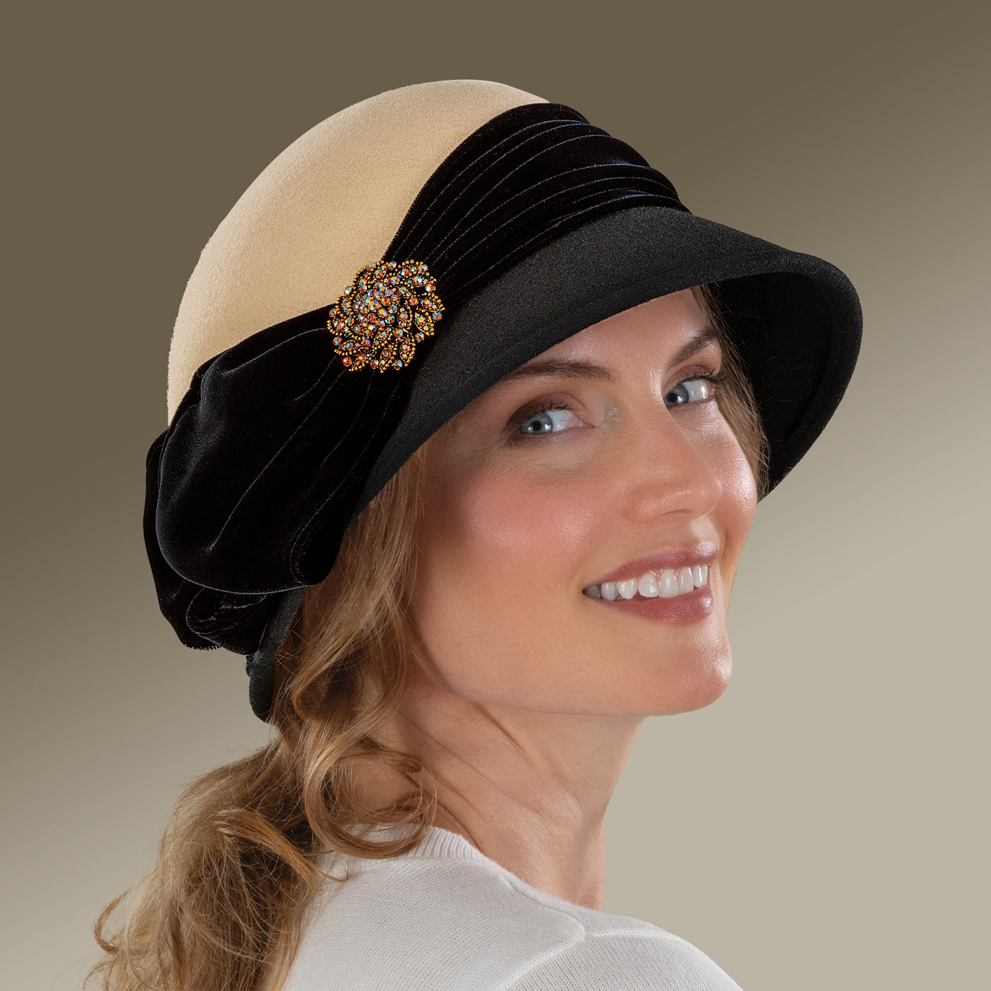 Zelda Camel & Black Cloche