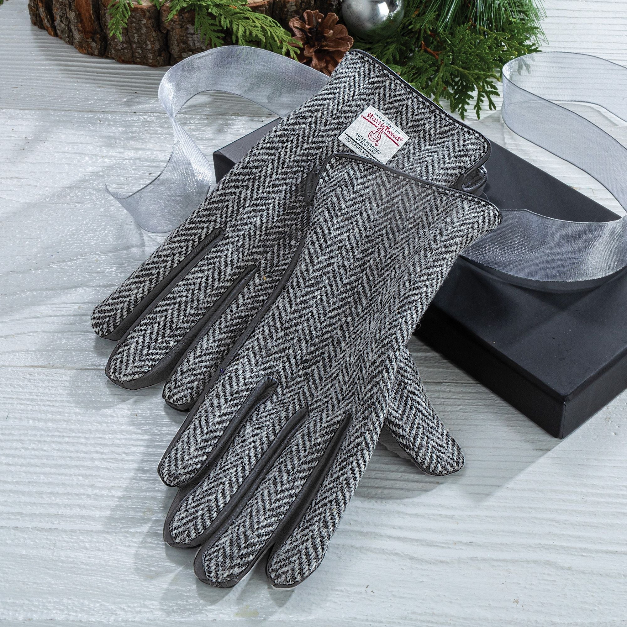 Harris Tweed Men's Grey Herringbone Gloves