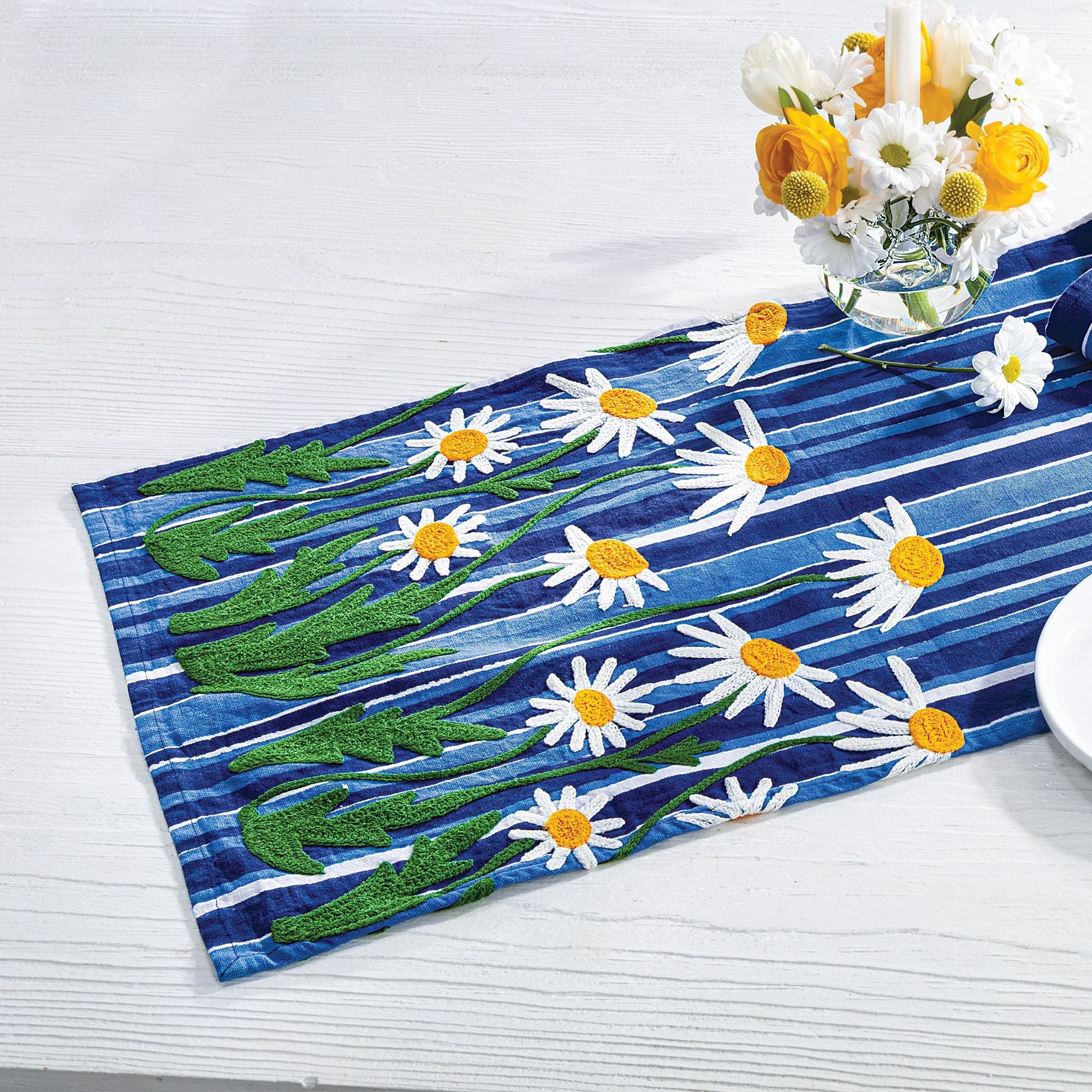 Dancing Daisies Cotton Table Runner